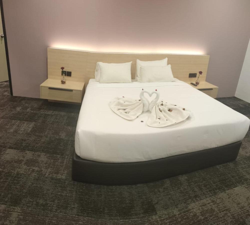 Folkmeldrum Hotel Johor Bahru Eksteriør billede