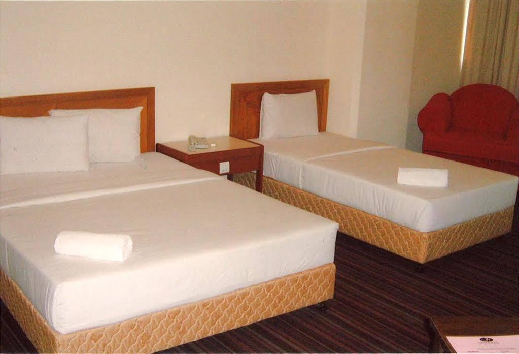 Folkmeldrum Hotel Johor Bahru Eksteriør billede