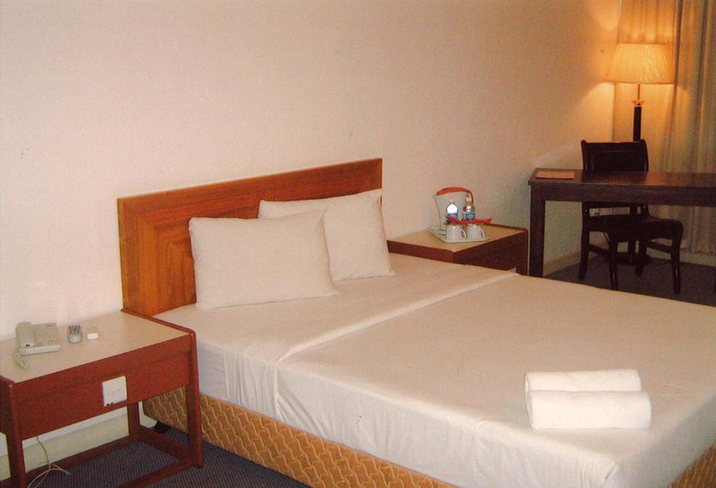 Folkmeldrum Hotel Johor Bahru Eksteriør billede