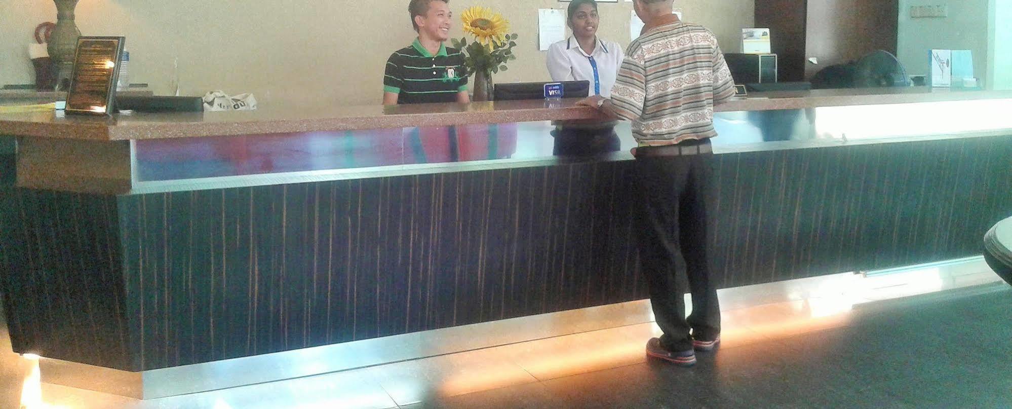 Folkmeldrum Hotel Johor Bahru Eksteriør billede